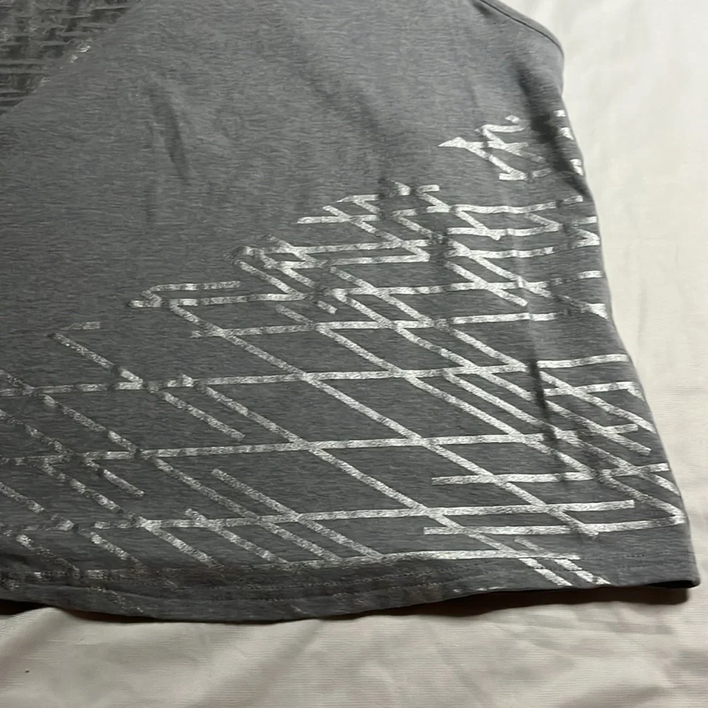 Under Armour Light Gray Tank with Shiny Silver Pattern - Picture 3 of 9